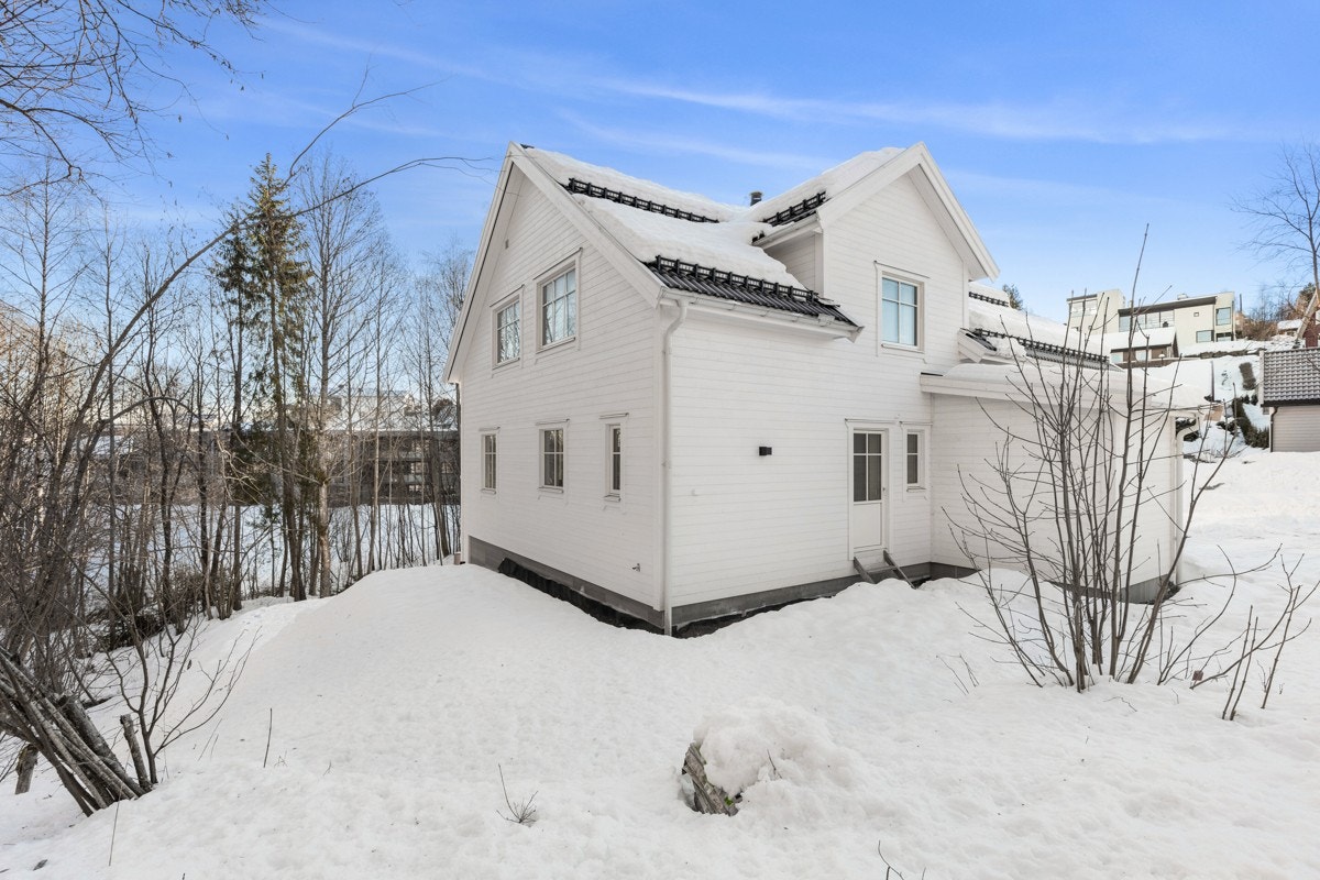 En lekker, nyoppført familiebolig med høy standard. Galleribilde