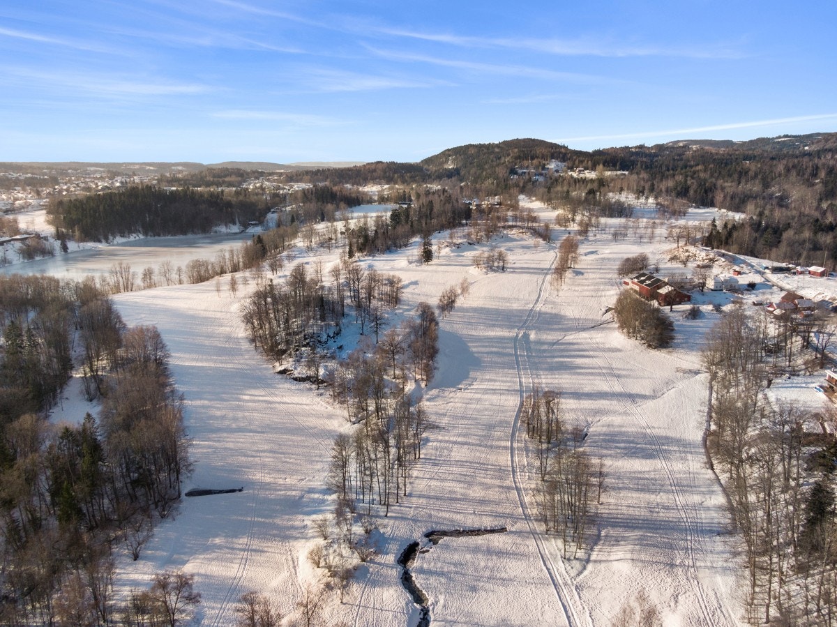 Fra din egen dør går det både turstier og lysløyper inn i skog og mark. Galleribilde