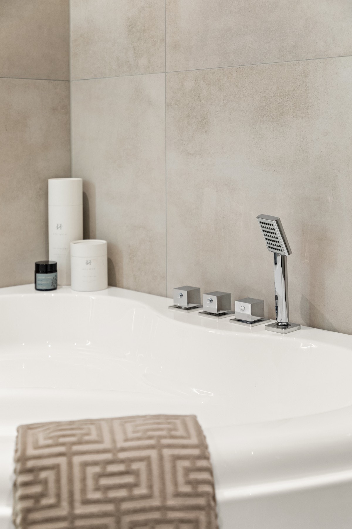 Hjørnebadekar fra Vikingbad. Galleribilde