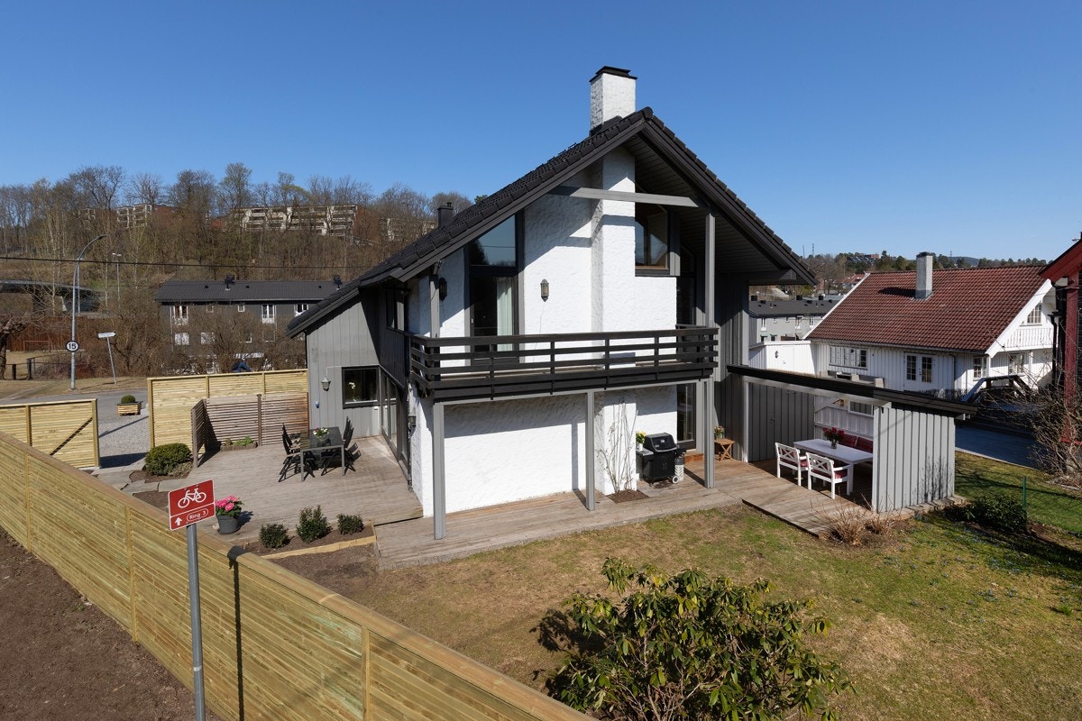 Ullernveien 35B - Innholdsrik enebolig med pent opparbeidet uteområde. Galleribilde