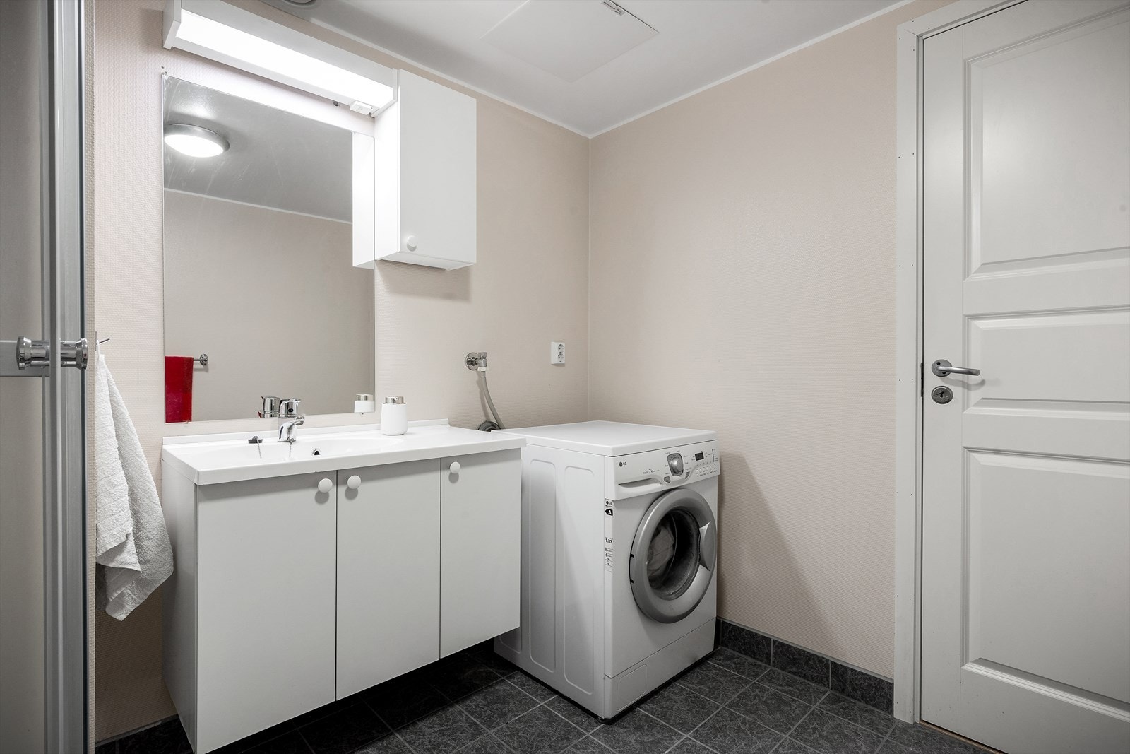 - Det er “Rør i rør” på badet - Galleribilde