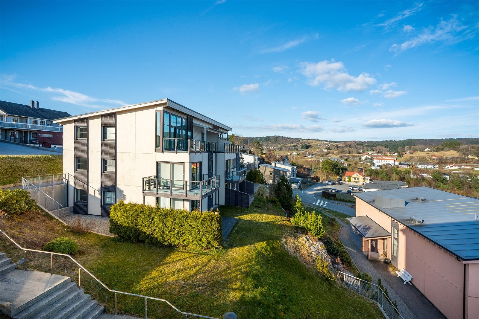 - Leiligheten har en idyllisk beliggenhet - Galleribilde