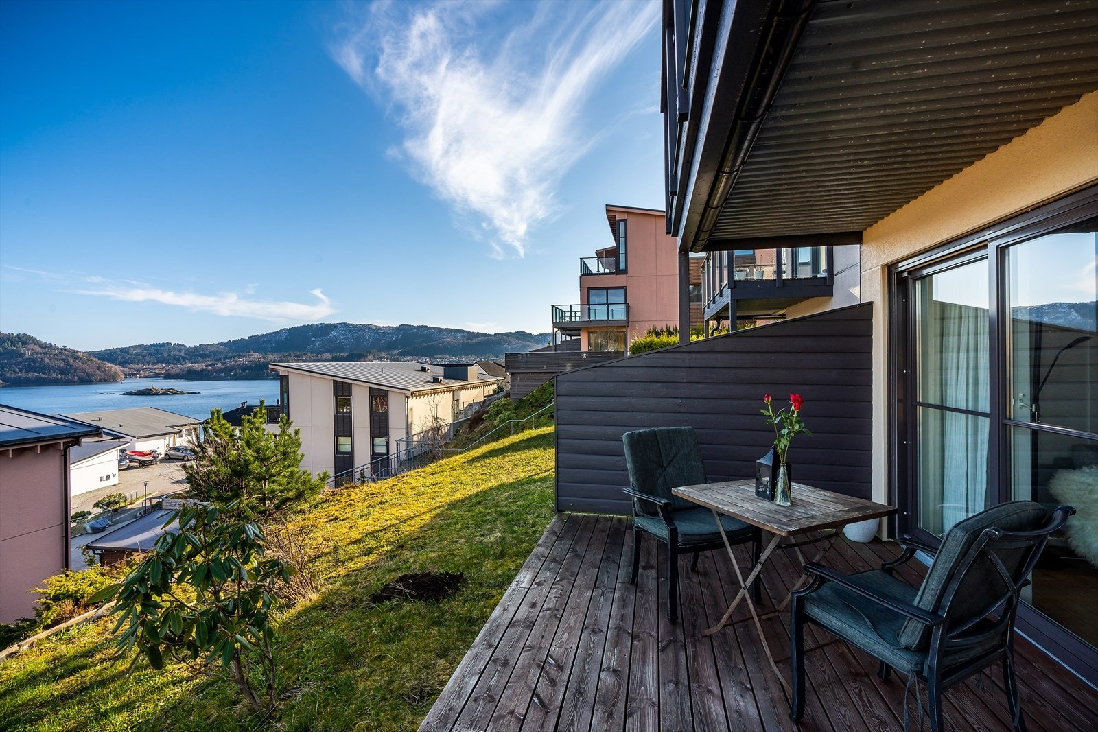 - Nordvik Bergen v/Karoline Fredheim Nilssen har gleden av å presentere Vardane 129 - Galleribilde