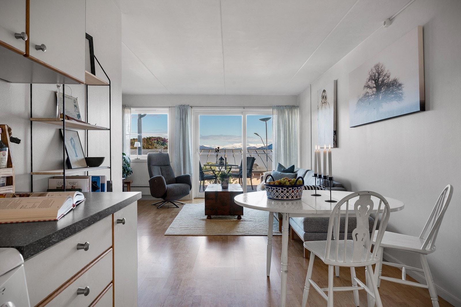 - Åpen stue og kjøkkenløsning på 26,3m² - Galleribilde