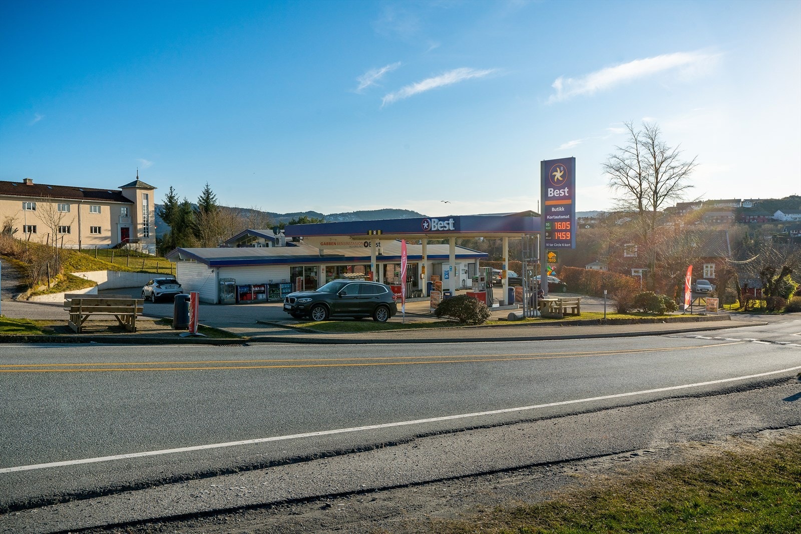 - 10 minutters kjøring til Knarvik - Galleribilde