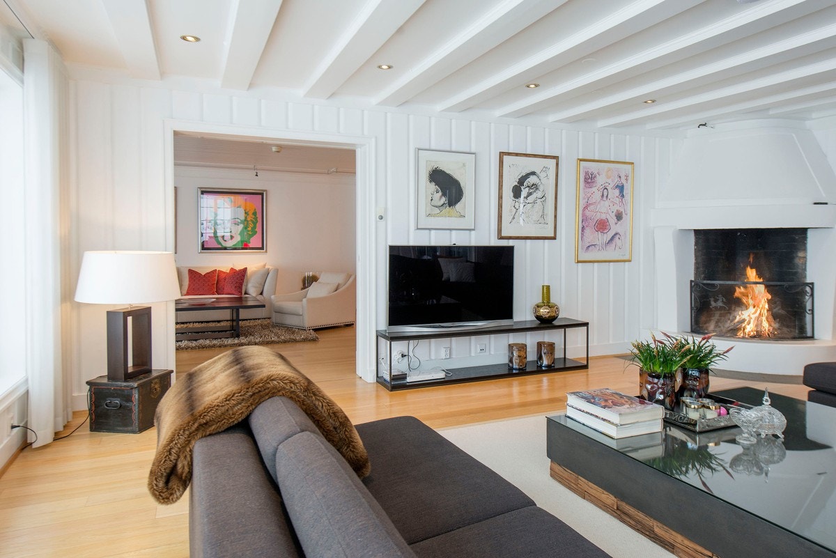 Koselig peis og kamin Galleribilde