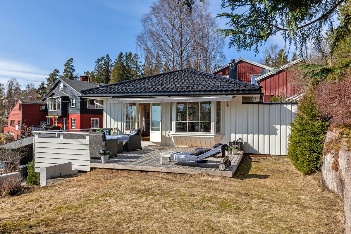 Velkommen til denne hyggelige og solrike eiendommen på Holmenkollen Galleribilde