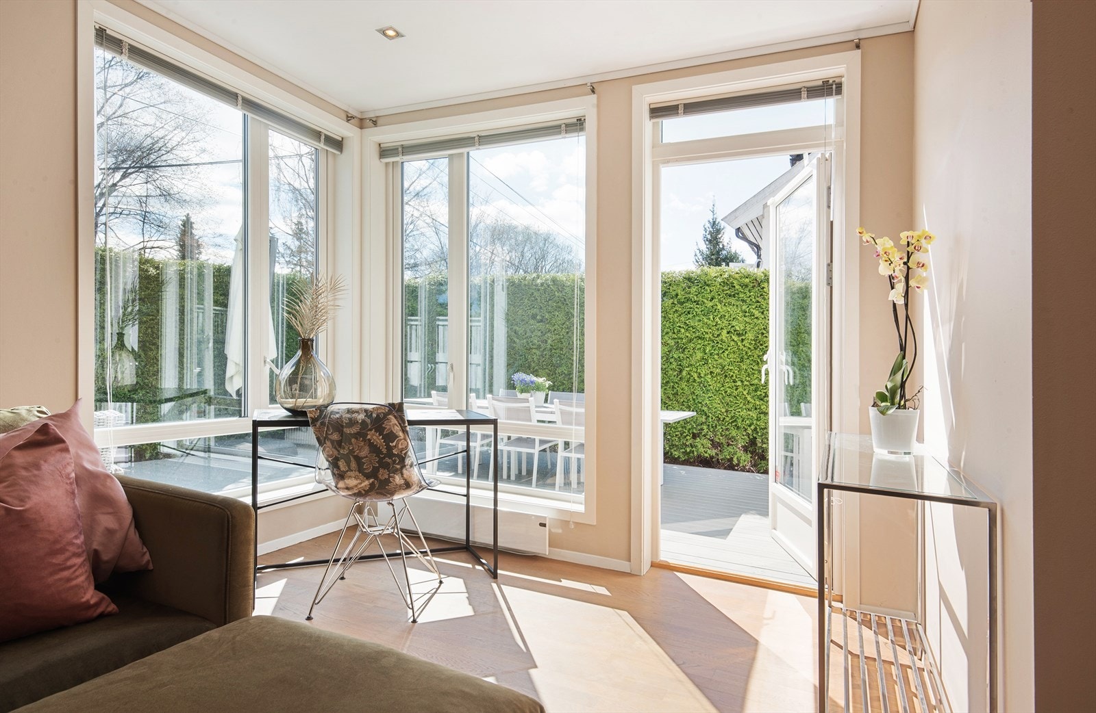 Fra stuen er det utgang til markterrassen. Galleribilde