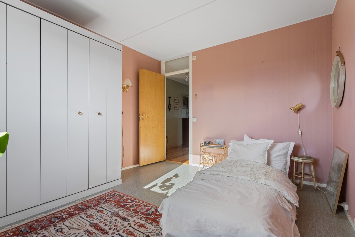 Leiligheten har to gode soverom belliggende ved siden av hverandre. Galleribilde