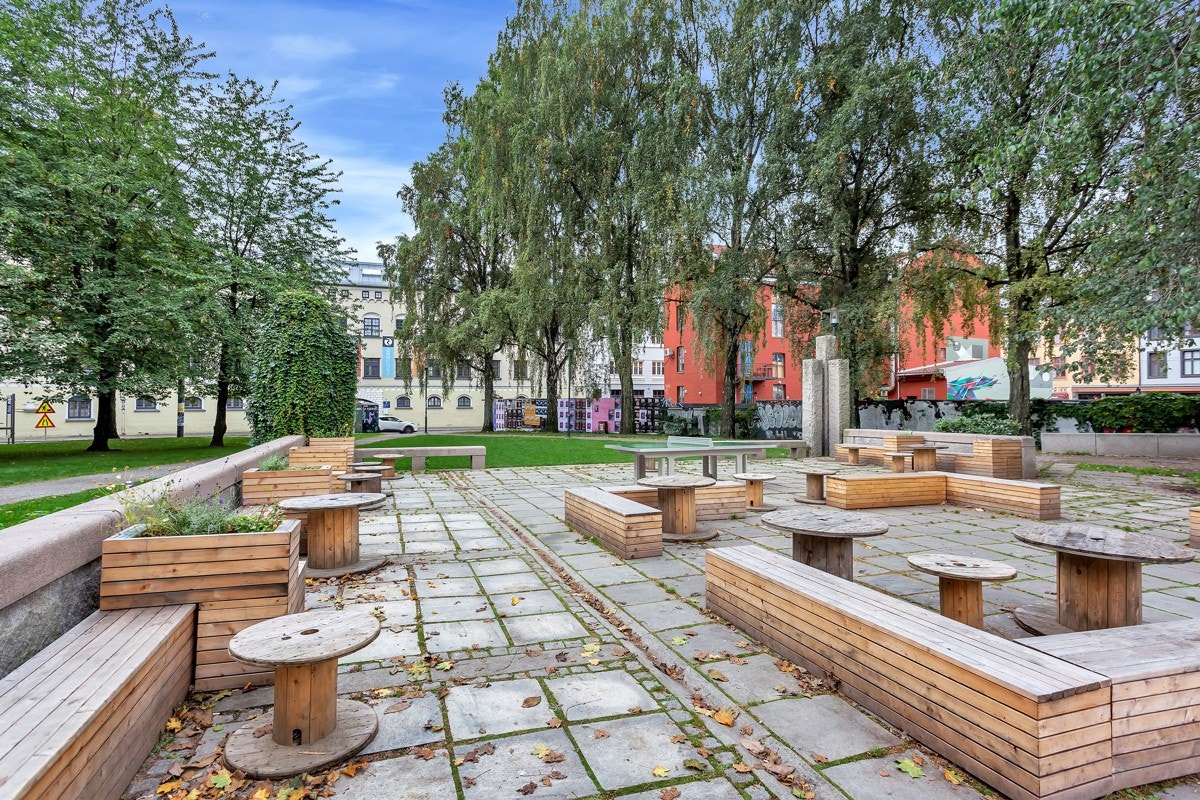 Schous plass. Galleribilde