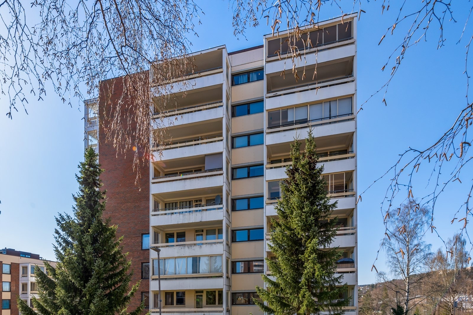 Leiligheten ligger fint til på Nedre Haugen med gangavstand til "alt". Galleribilde