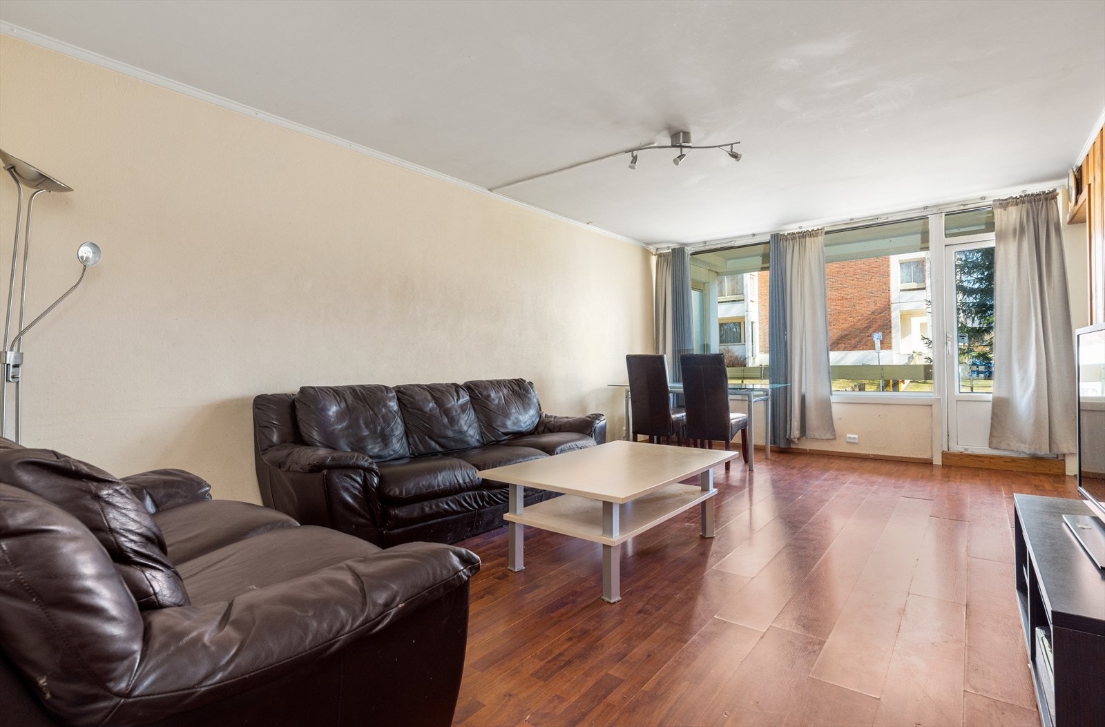 Farzan Khan v/DNB Eiendom presenterer Maria Dehlis vei 45! Galleribilde