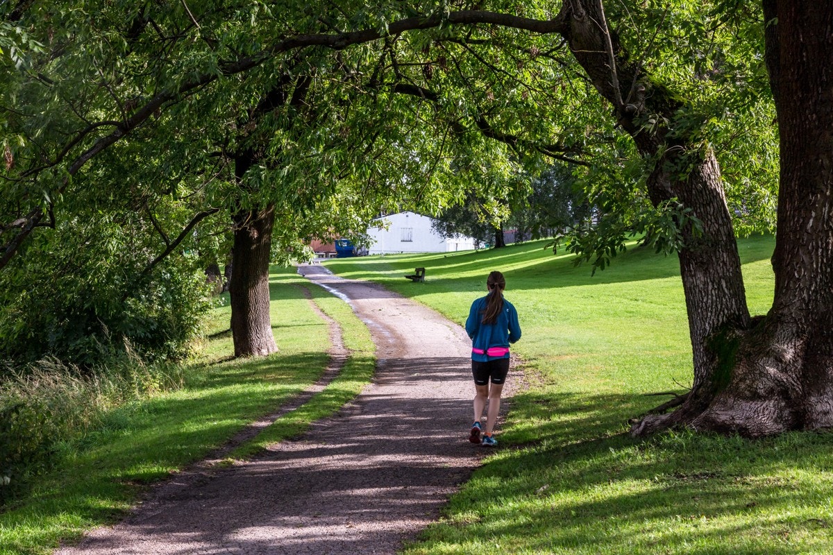 Det myldrer av idylliske turstier og vakre, frodige parker i nærområdet på Søndre Hovin. Galleribilde