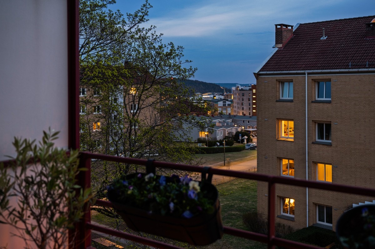 Det er ca. 290 meter ned til Gladengveien som er nærmeste bussholdeplass. Galleribilde