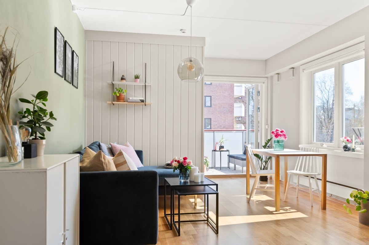 Du forstår fort gleden av å bo på hjørnet med ekstra vindusflate mot syd som sørger for rikelig med naturlig lys. Galleribilde