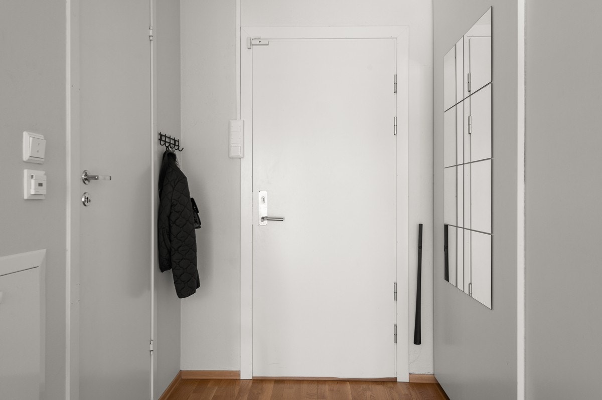 Moderne porttelefon med video tilkoblet mobiltelefonen. Galleribilde