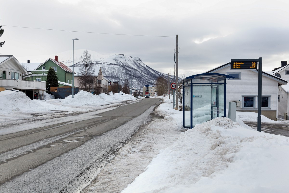 I nærområdet er det gode bussforbindelser som tar deg over til UiT/UNN og Sentrum med hyppige avganger i rushtiden