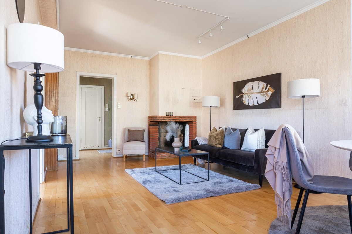 I stuen er det en peis for ekstra varme og hygge. Galleribilde