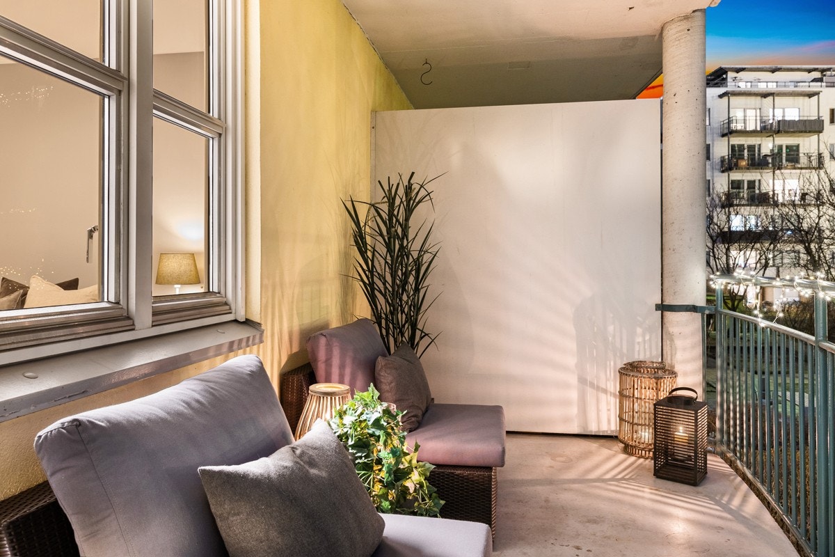 Leiligheten ble betydelig pusset opp og modernisert i 2021 med unntak av baderommet som ble pusset opp i regi av sameiet i 2014. Galleribilde