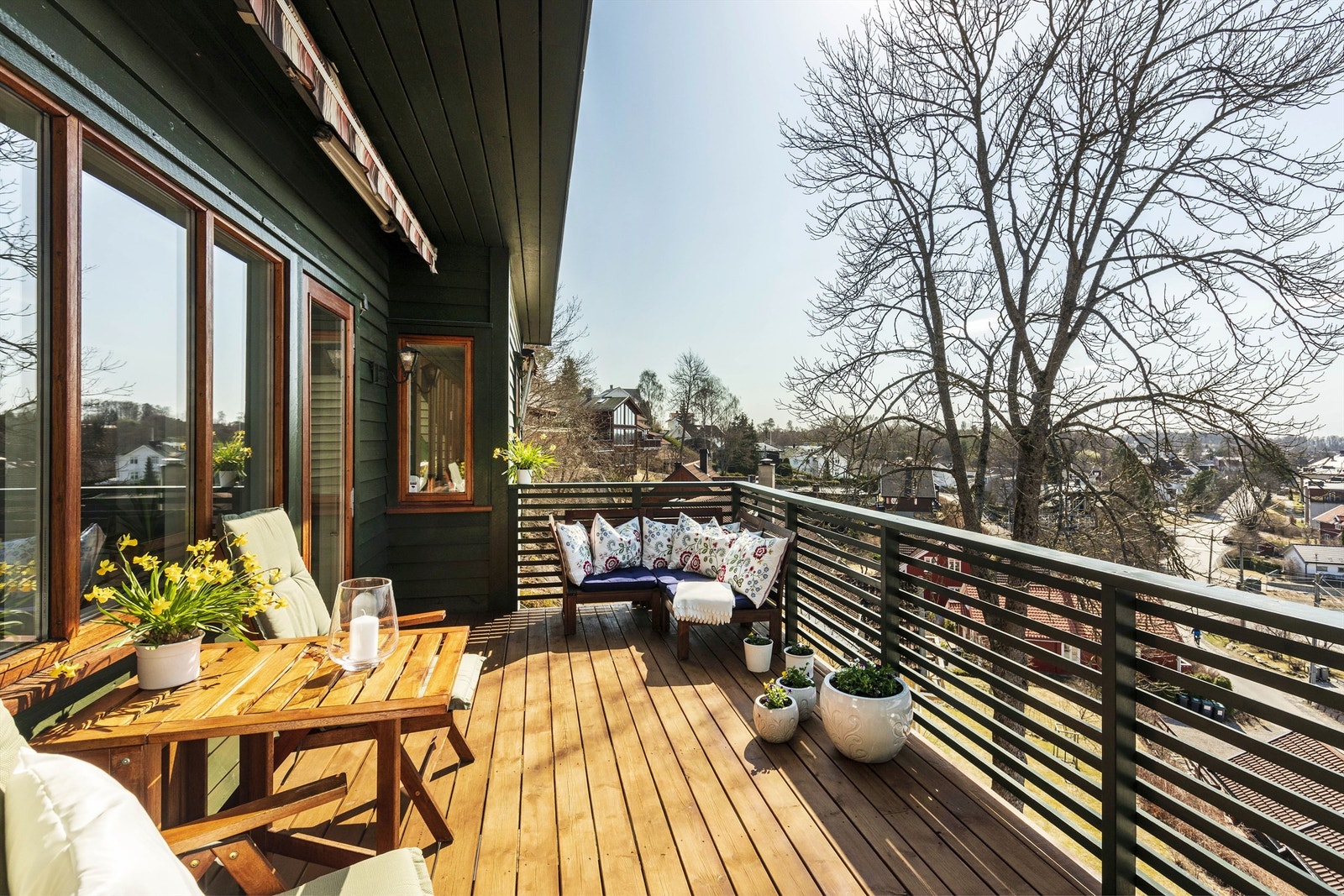 180 graders utsikt fra den vestvendte balkongen. Galleribilde