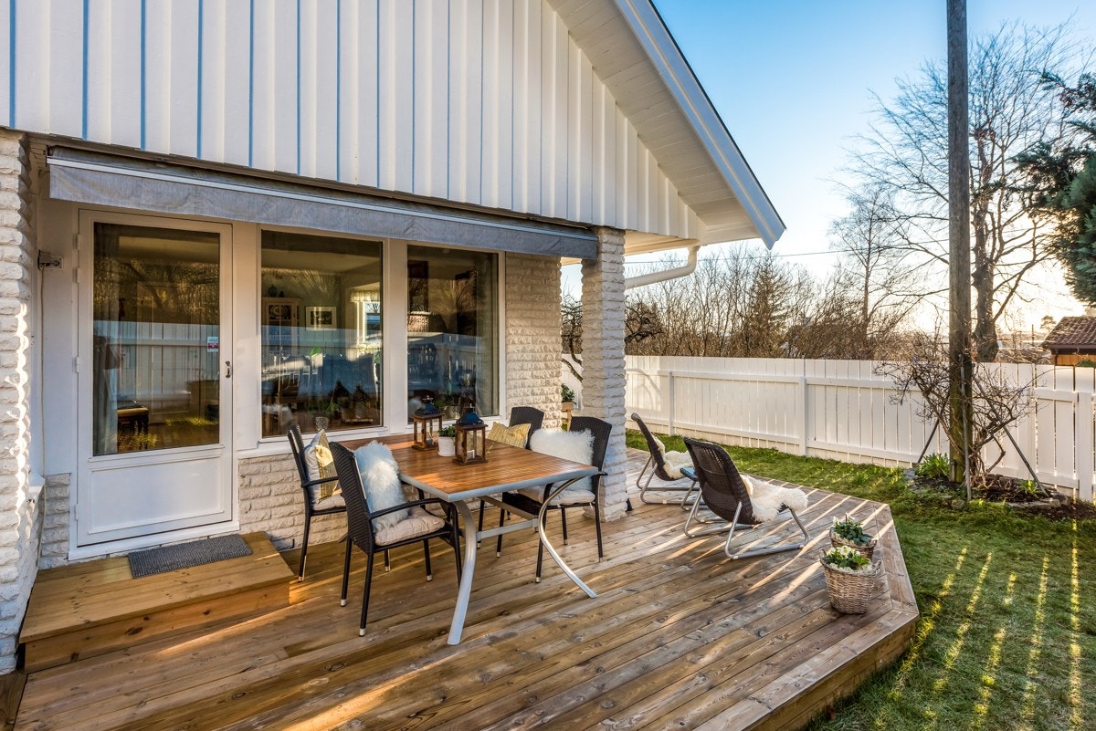 Terrassen har utgang fra stuen. Galleribilde