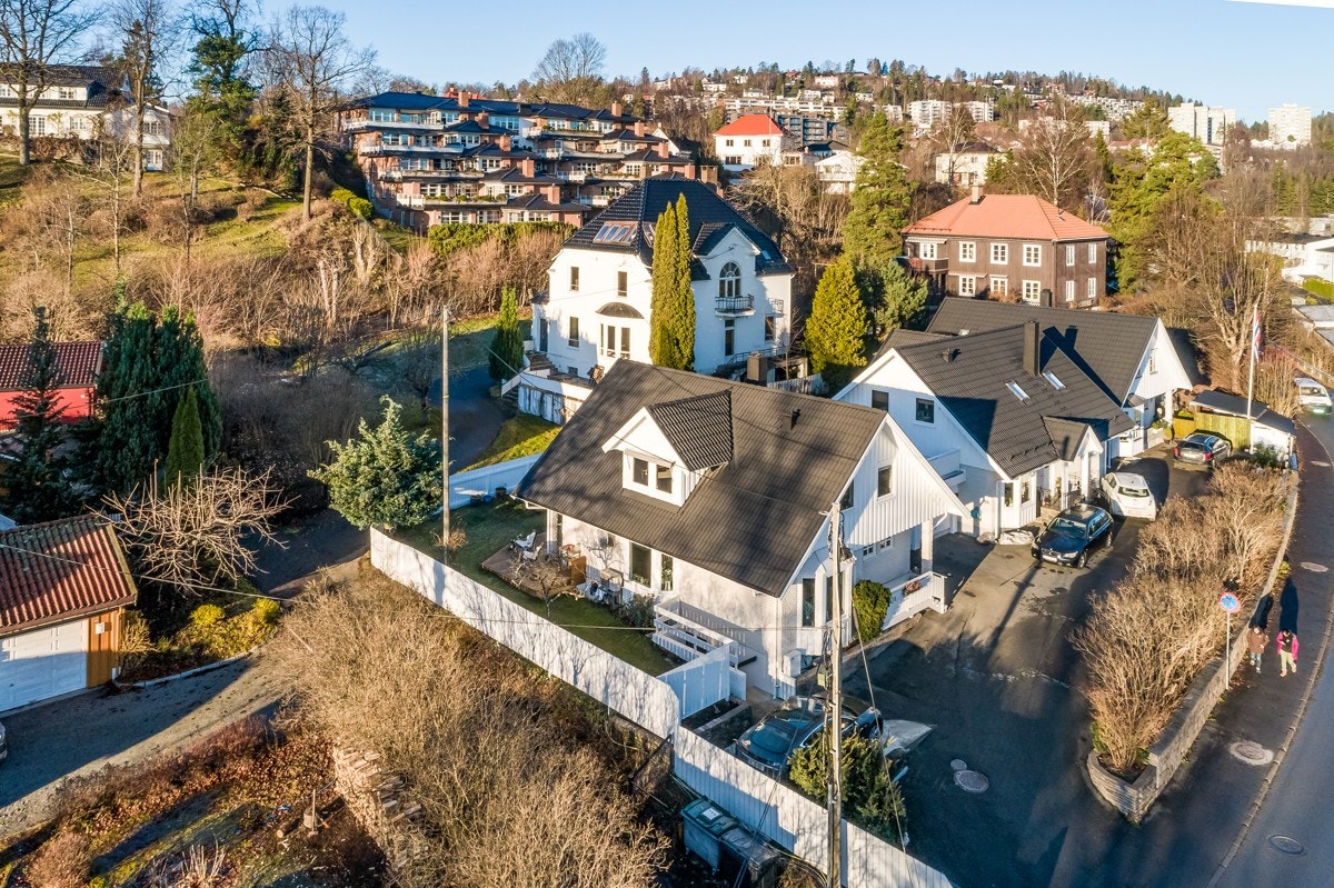 Eneboligen ligger godt til i miljøet som grenser mot både Ullern og Bestum. Galleribilde