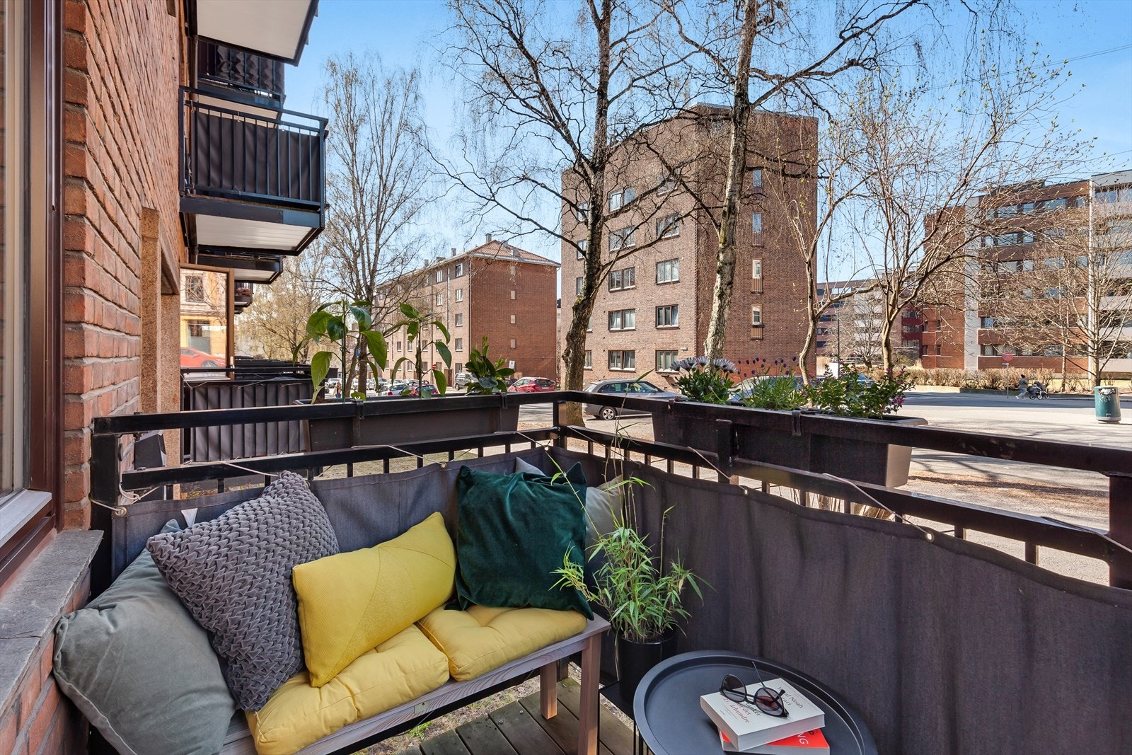 Balkongen er på ca. 3 kvm med god plass til utemøblement. Galleribilde