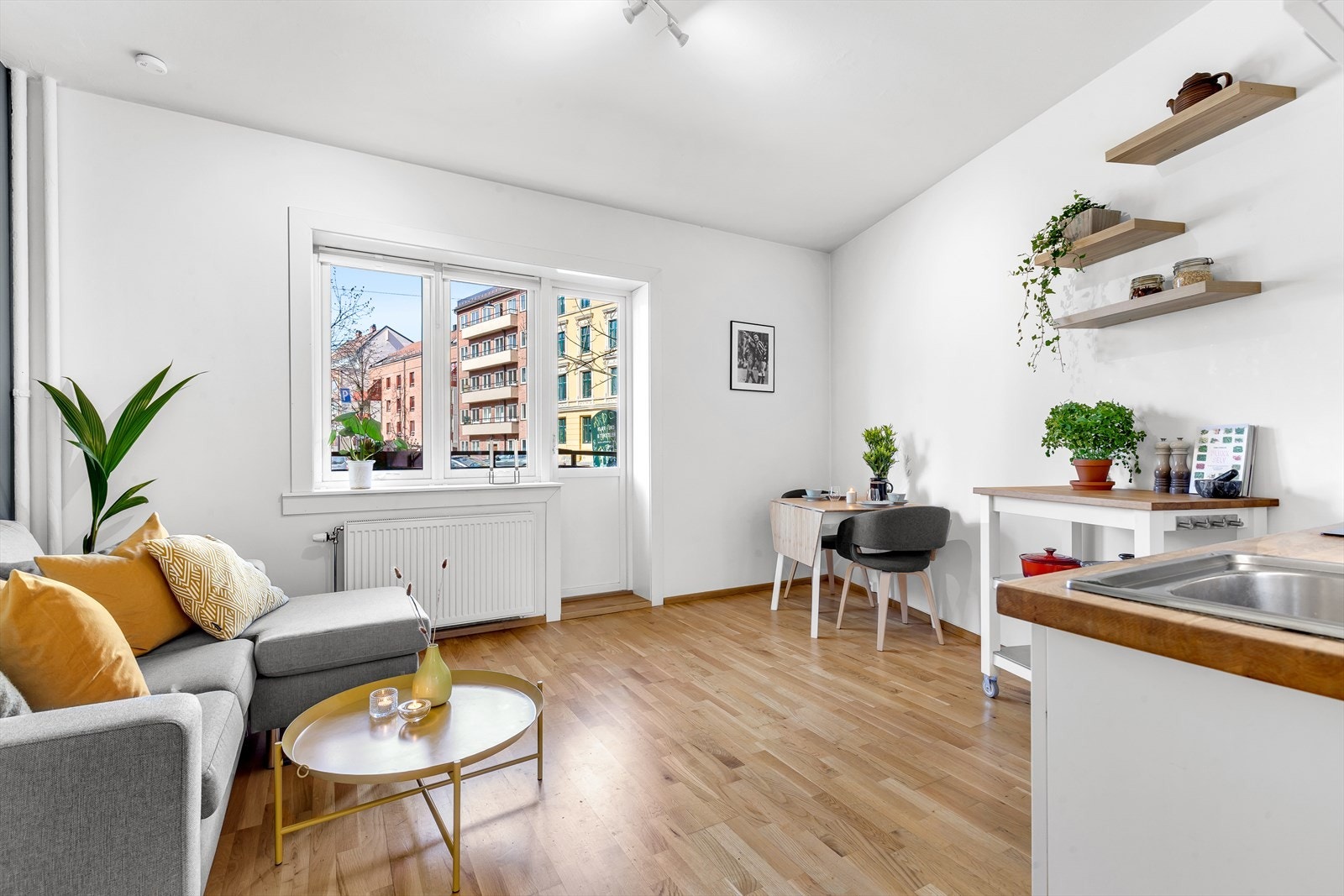 Dette er en innholdsrik og stilfull 2-roms andelsleilighet! Galleribilde