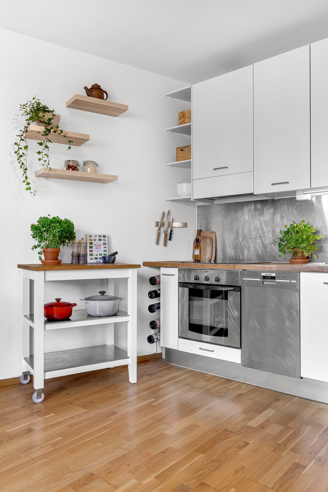 Varmtvann og fyring er inkludert i felleskostnadene. Galleribilde