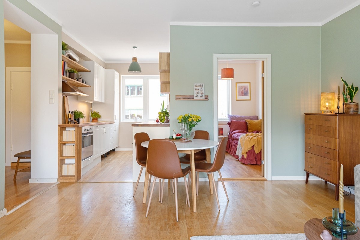 Spisestuedel i tilknytning til kjøkkenet Galleribilde