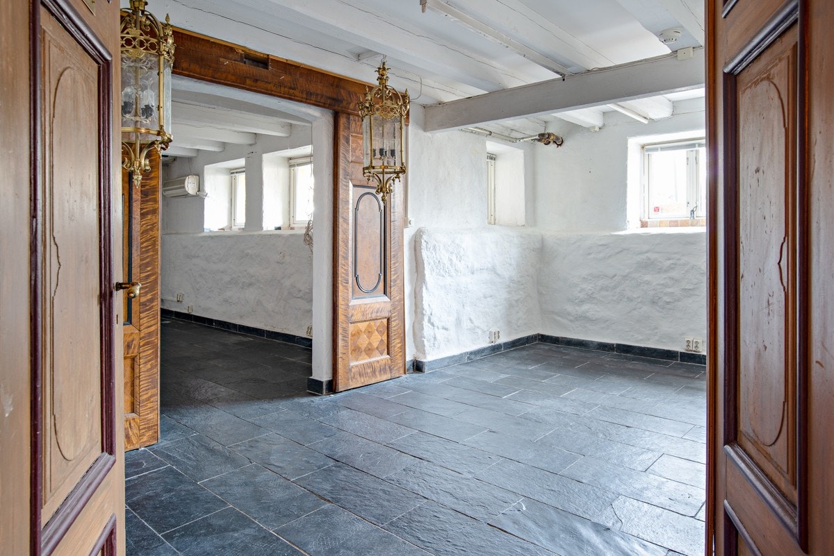 Store deler av kjellerareal er godkjent til varig opphold. Ferdigattest foreligger Galleribilde