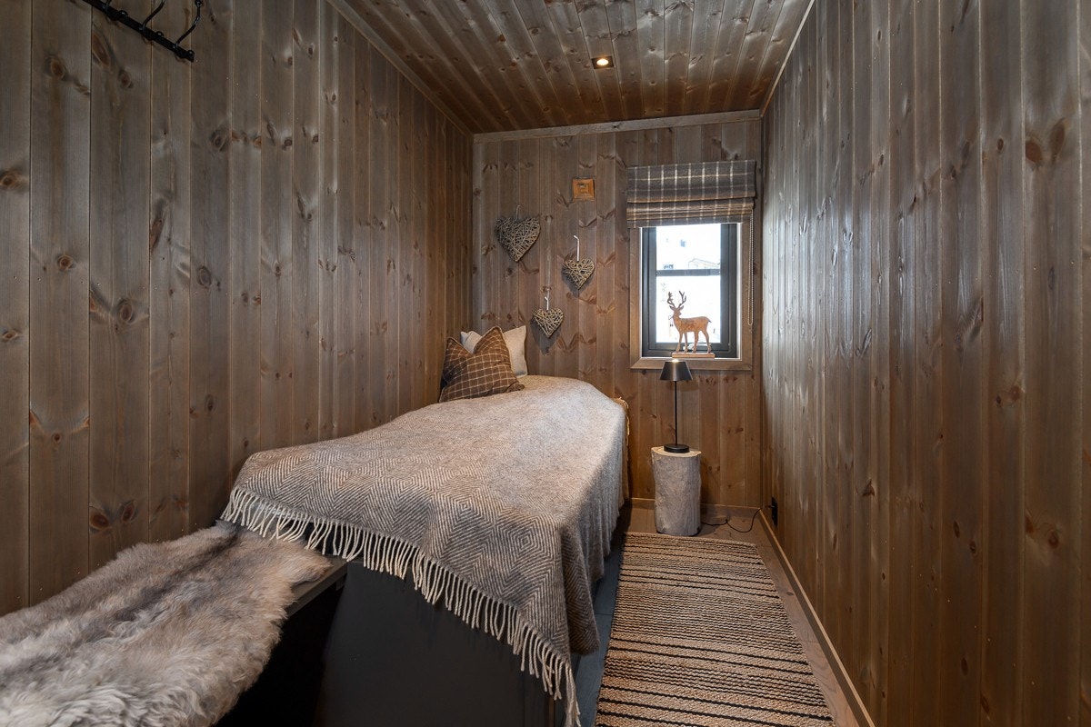 Alle soverommene er utstyrt med varme i gulvet, og på det minste soverommet er det downlights i himlingen. Galleribilde