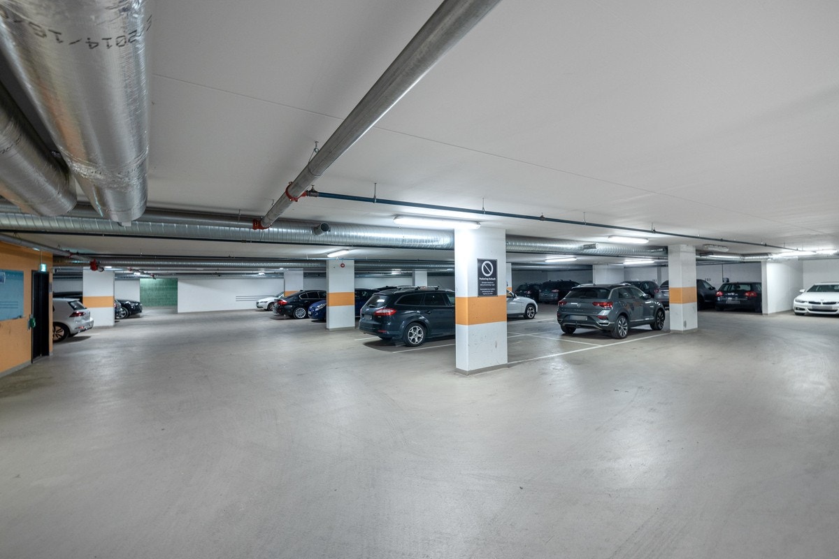 Gode muligheter for kjøp/leie av garasjeplass med heisadkomst. Galleribilde