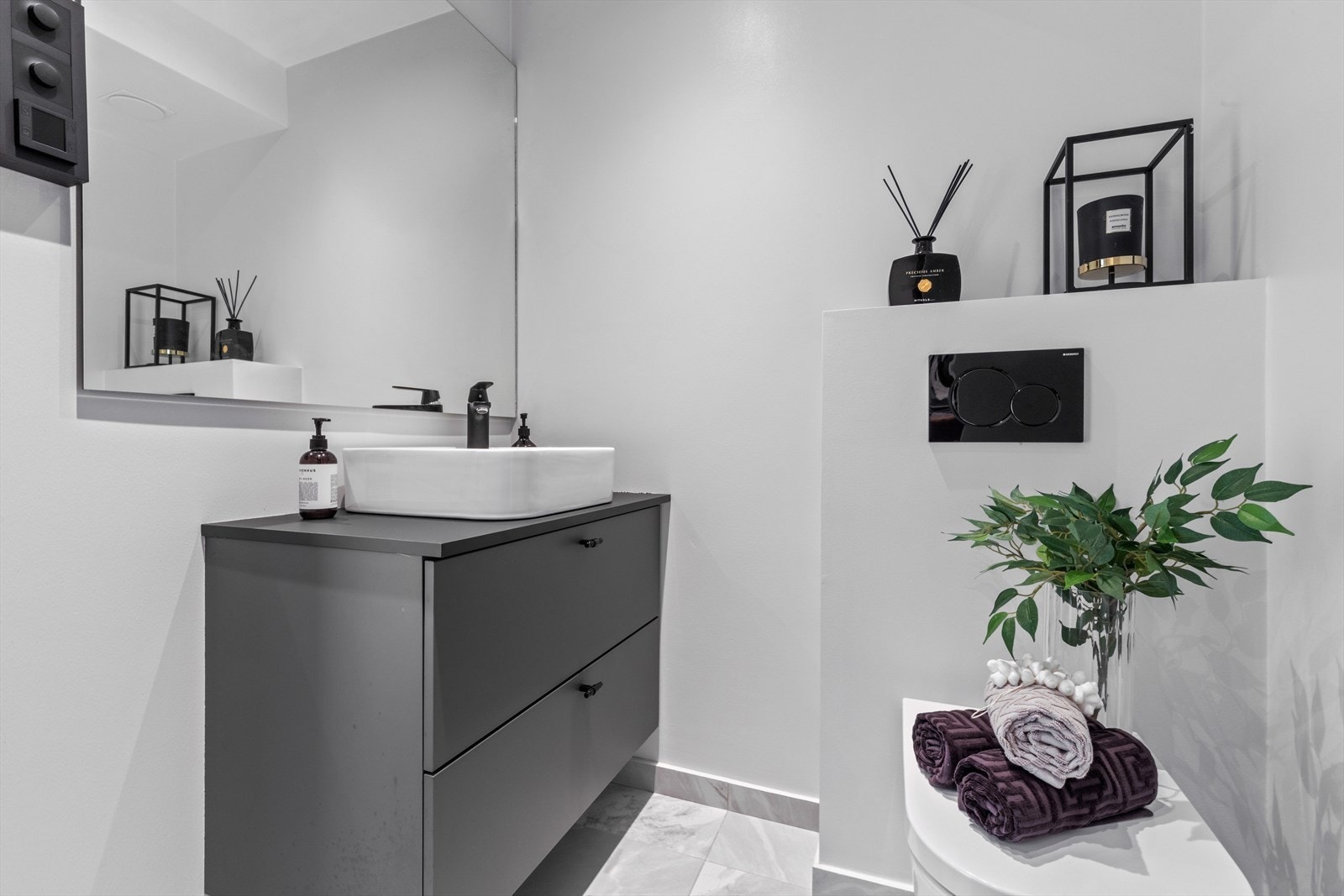 Flislagt baderom med gulvvarme. Galleribilde