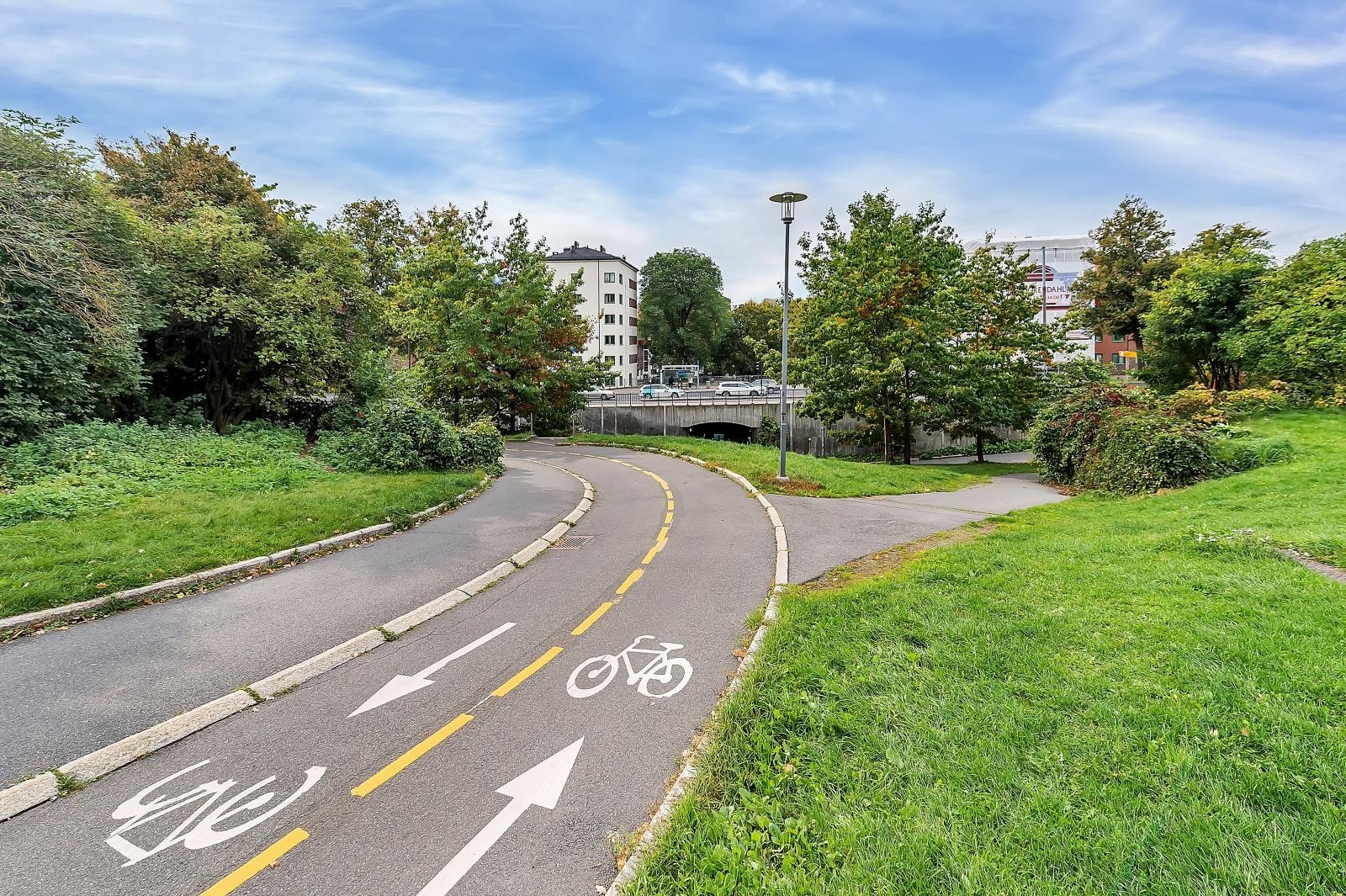 Området har gode sykkelveier som gir et godt alternativ til bil. Galleribilde