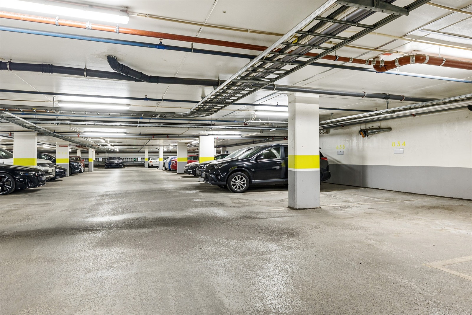 Det følger med garasjeplass i lukket anlegg. Galleribilde