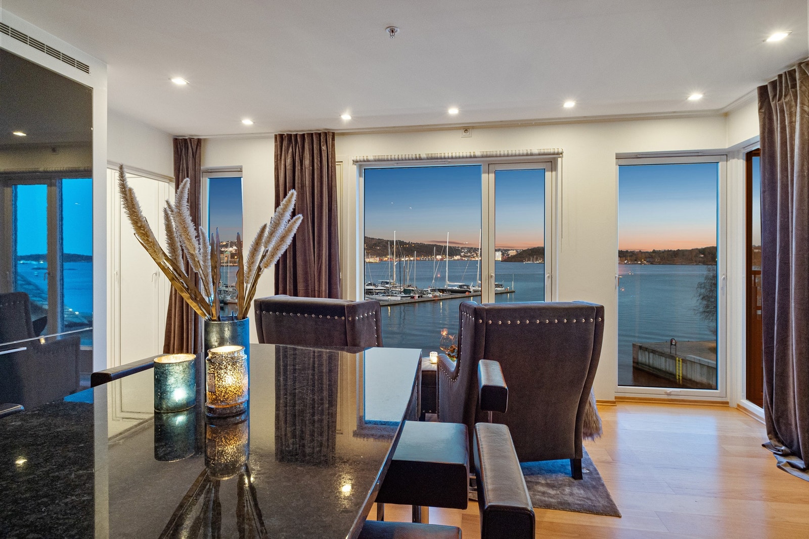 Velkommen til visning i Strandpromenaden 5. Galleribilde