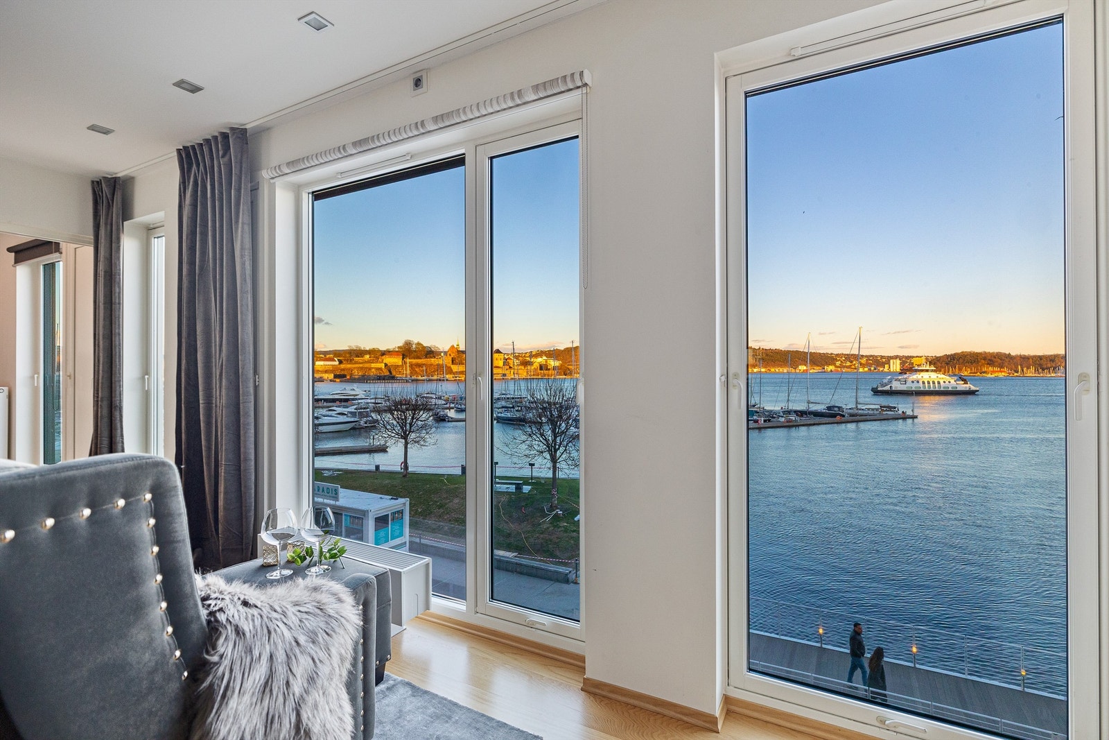 Utsikt til båttrafikken. Galleribilde