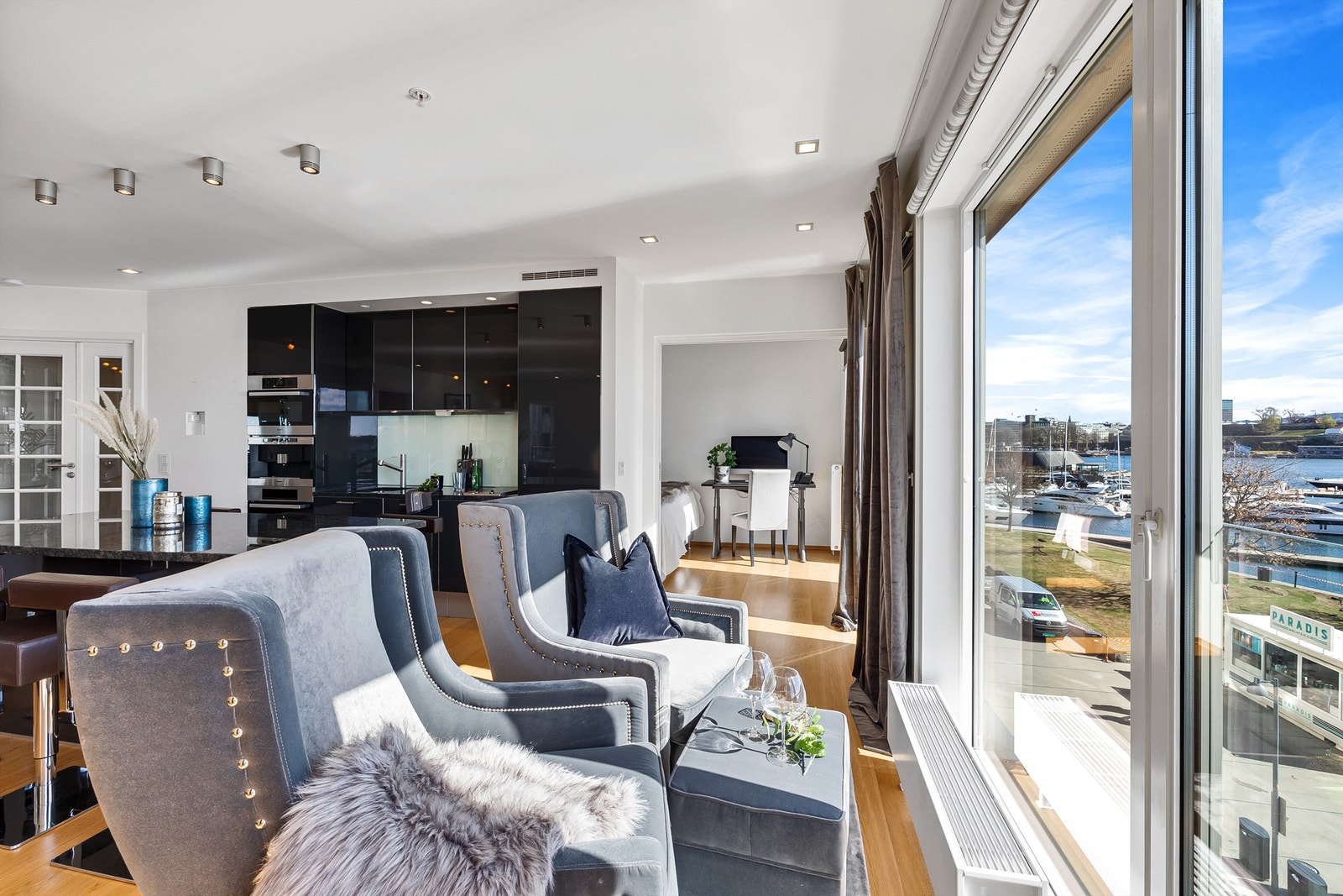 Skyvedør inn til soverom 2. Galleribilde