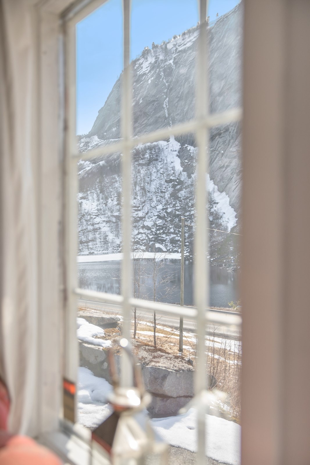 Utsikt fra stuevindu Galleribilde