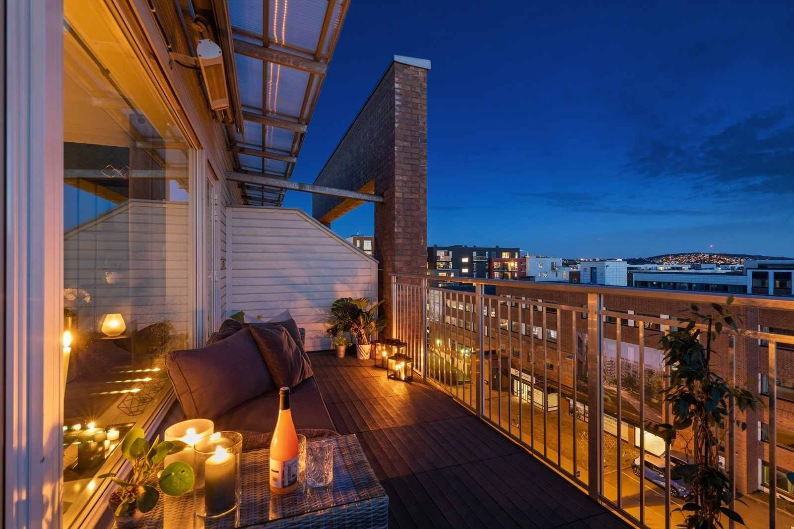 Her kan du nyte solfylte sommerdager med en flott utsikt. Galleribilde