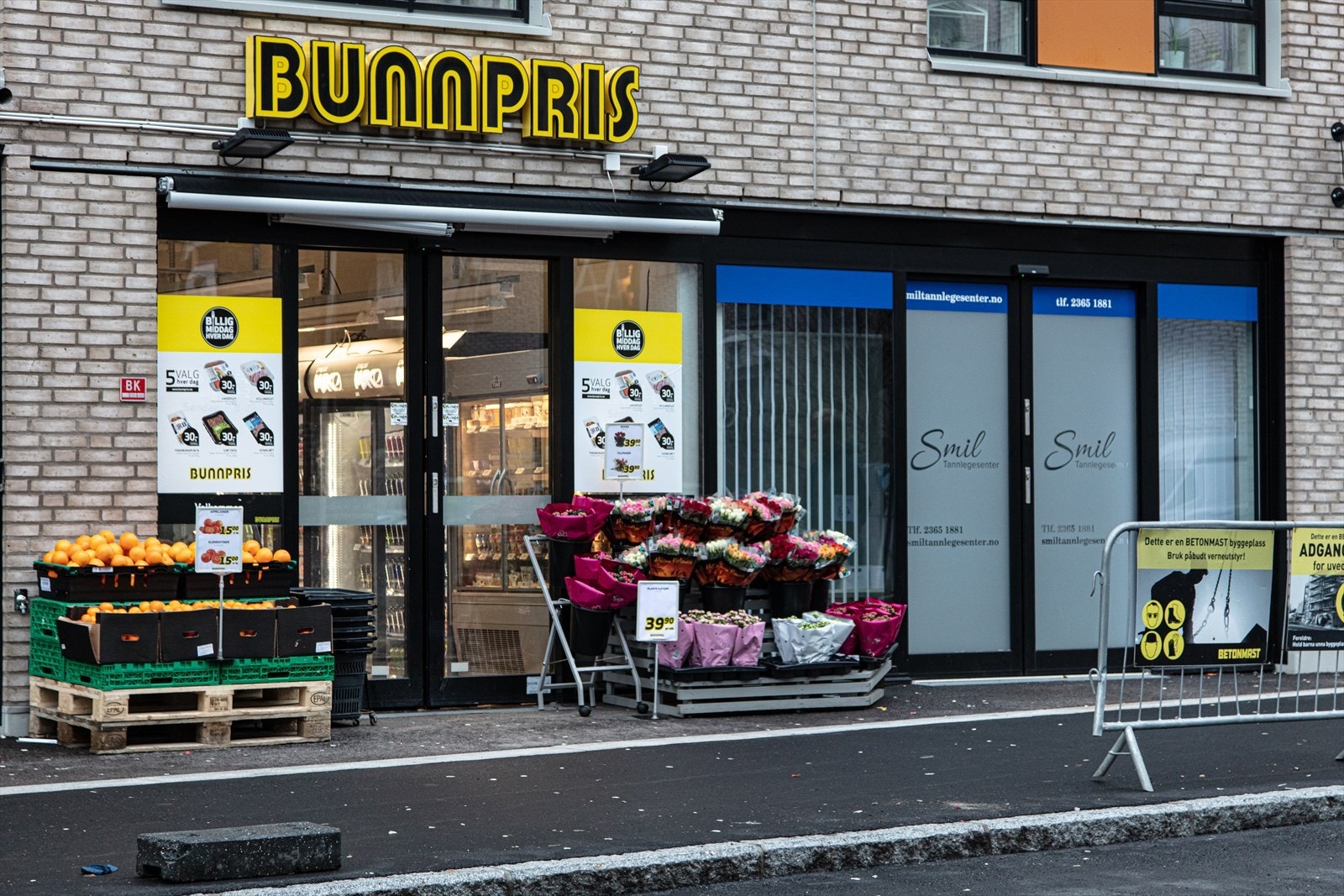 Søndagsåpen Bunnpris ligger like ved leiligheten. Galleribilde