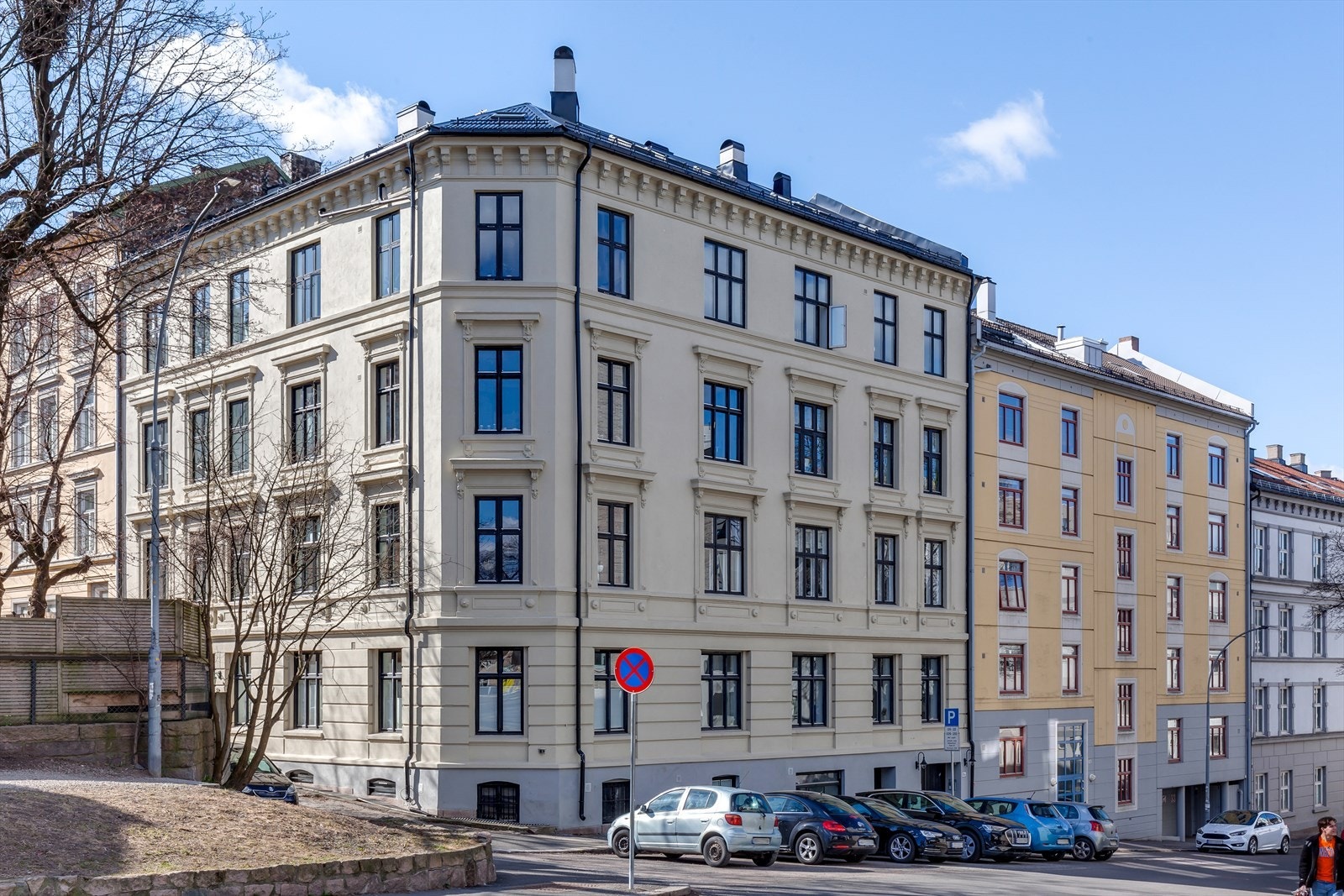 Leiligheten ligger i populære og tilbaketrukne Bergstien, like ved parkanlegget på St. Hanshaugen. Galleribilde
