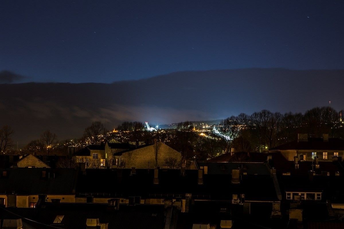 Praktfull utsikt mot Holmenkollbakken og Oslo by. Galleribilde