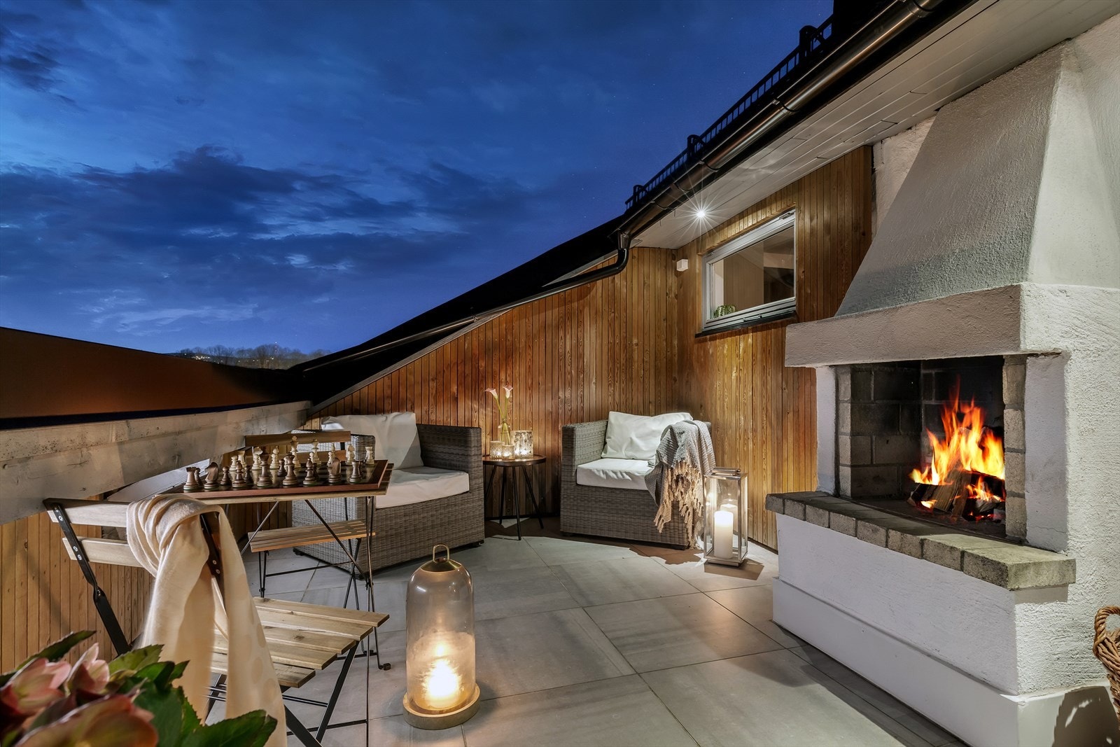 Unik loftsleilighet med 2 takterrasser, sol fra morgen til kveld, praktfull utsikt og 3 ildsteder. Galleribilde