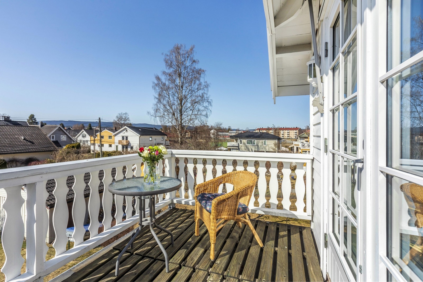 Maridalsalpene kan skimtes i horisonten mot nordvest Galleribilde