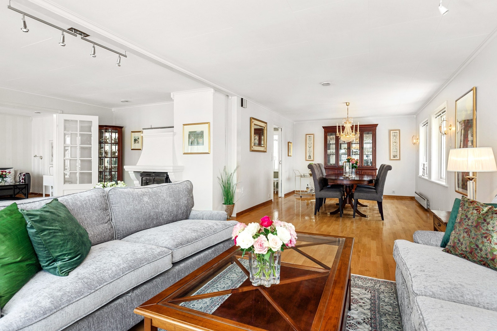 Stuen har flere soner Galleribilde