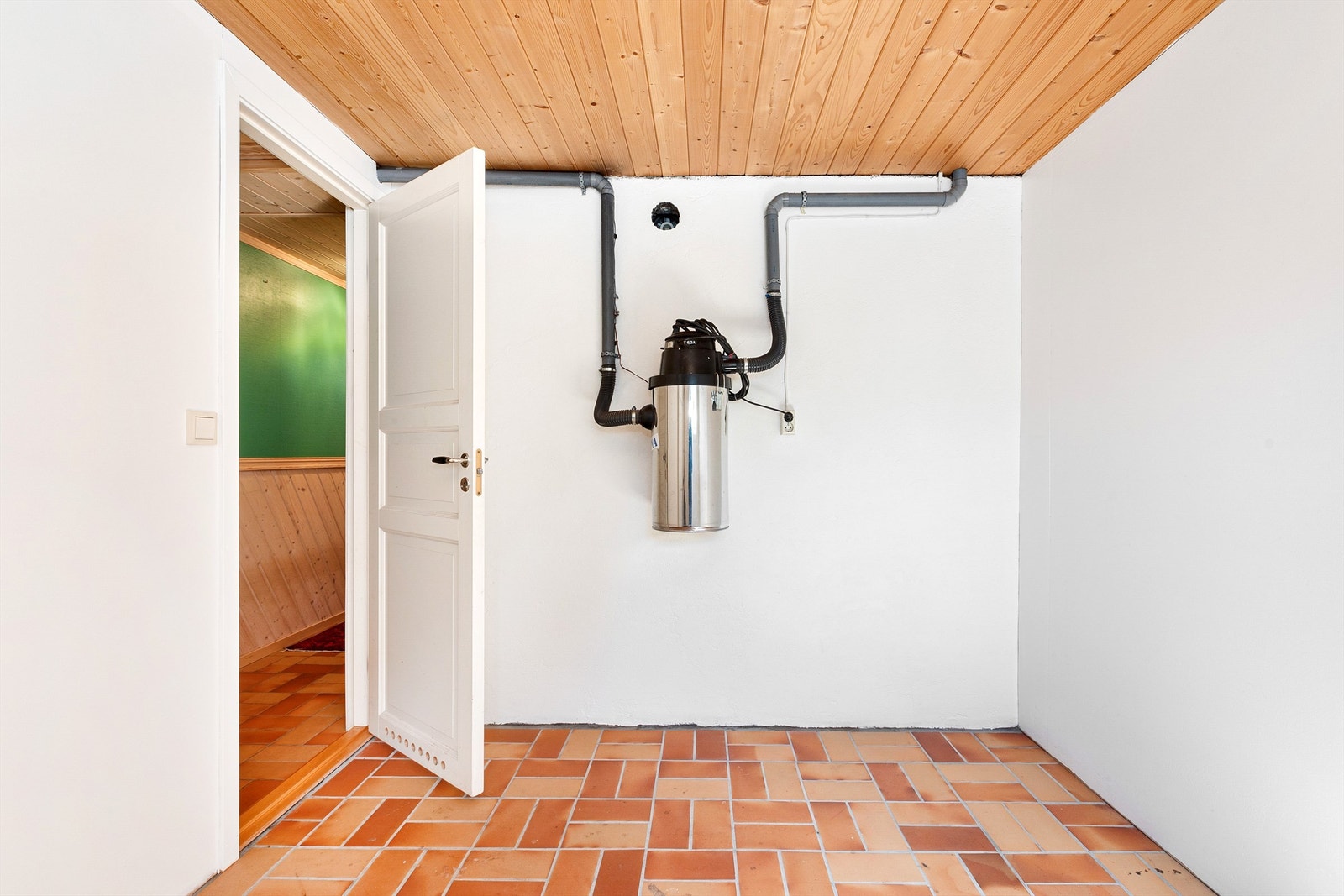 Bod med motor til sentralstøvsuger Galleribilde