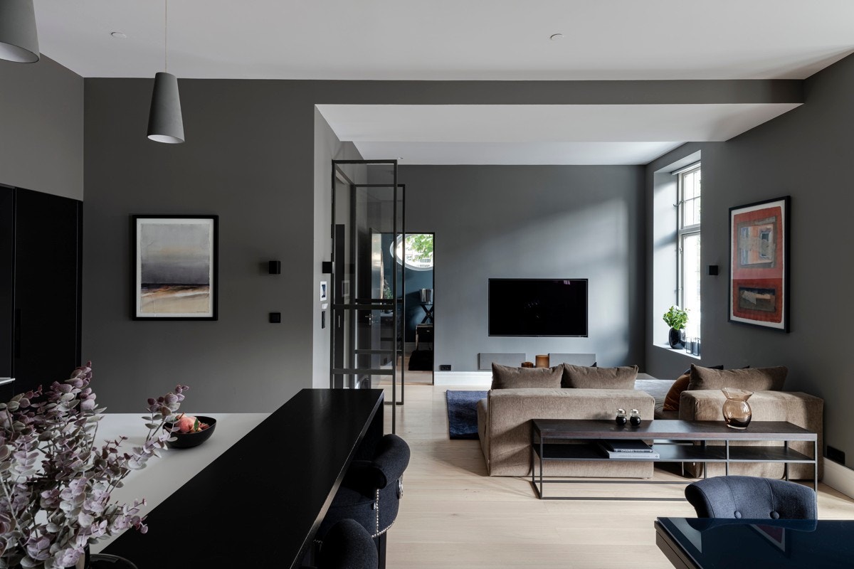 Elektrisk styrte plisségardiner i leilighetens 1. etasje (styres med fjernkontroll) Galleribilde