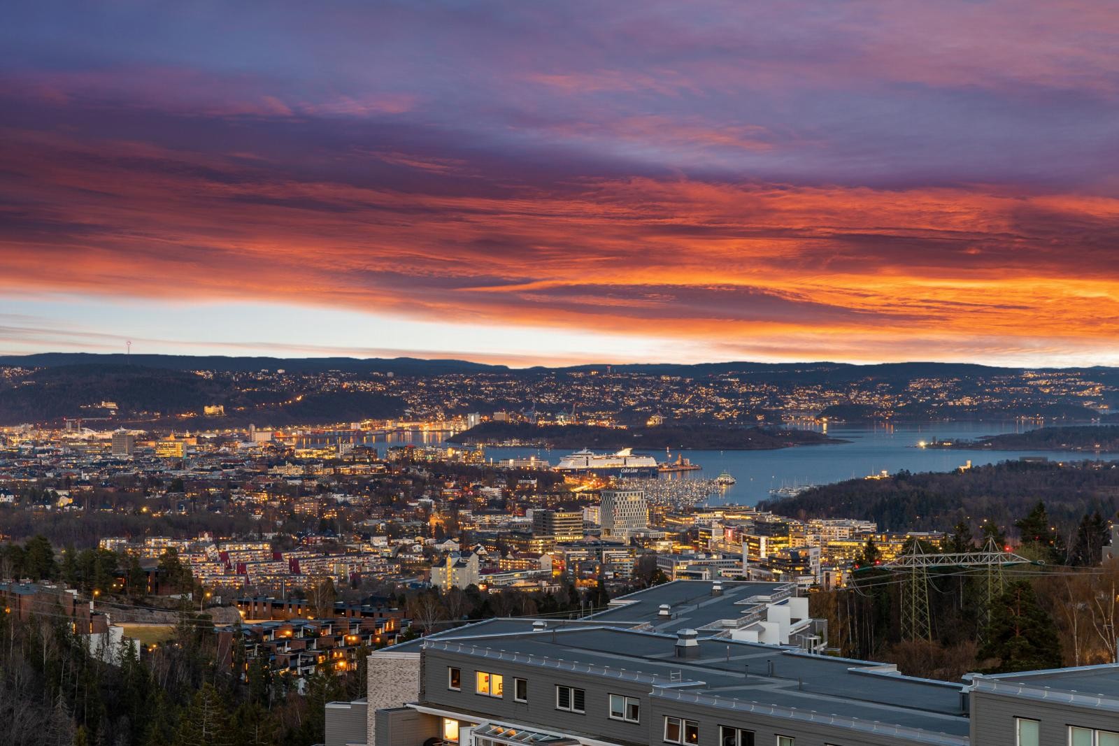 Kveldsstemning - Utsikt fra balkong Galleribilde